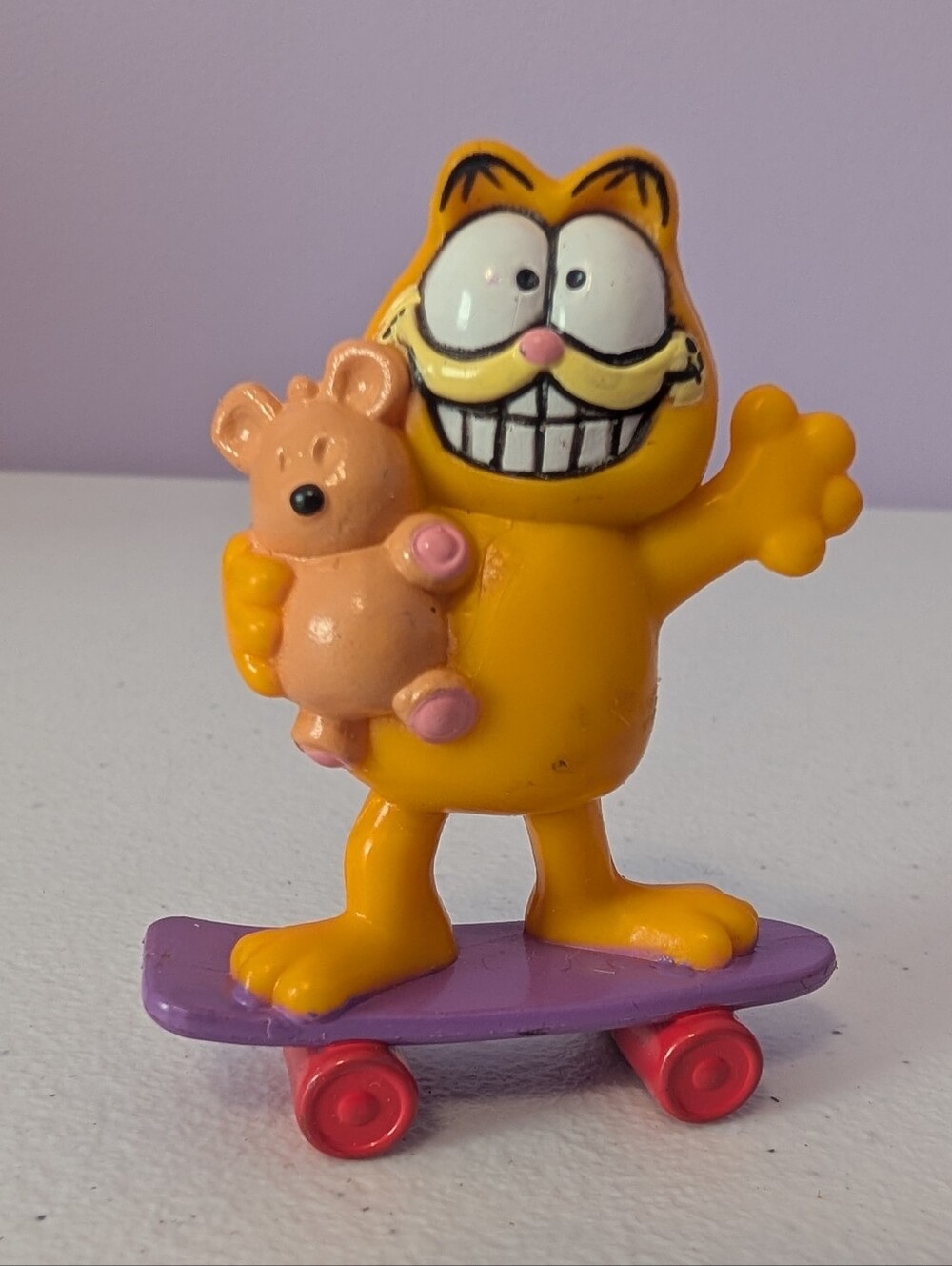 Vintage 1981 GARFIELD Waving w Pooky Skateboard United Syndicate 2.75"